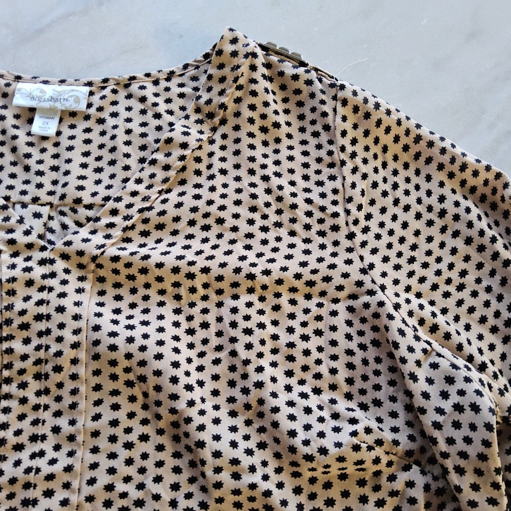 Dressbarn Woman 2X Blouse Top Beige Black Star Print V Neck 3/4 Sleeve Plus Size